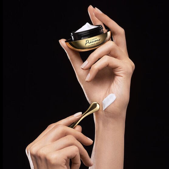 Creme para Olhos Clarins Precious La Crème Yeux Age-Defying Eye Cream